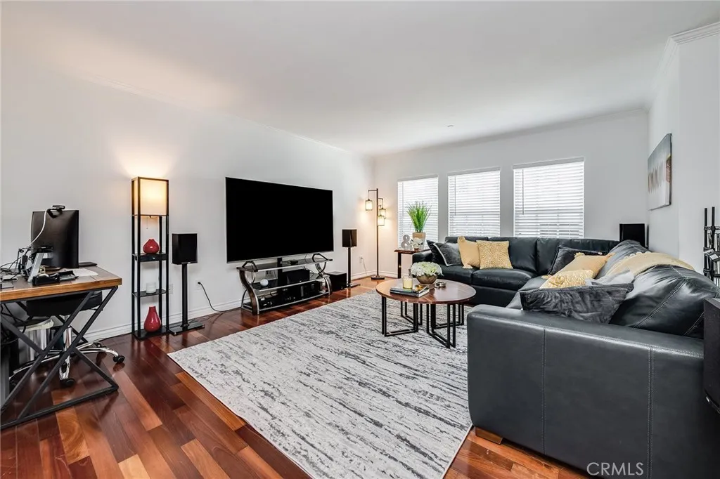 4832 Whitsett Avenue 305, Valley Village, California 91607 home-pic-11